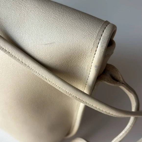 Coach | Vintage Quincey #9919 in Bone - Picture 12 of 15